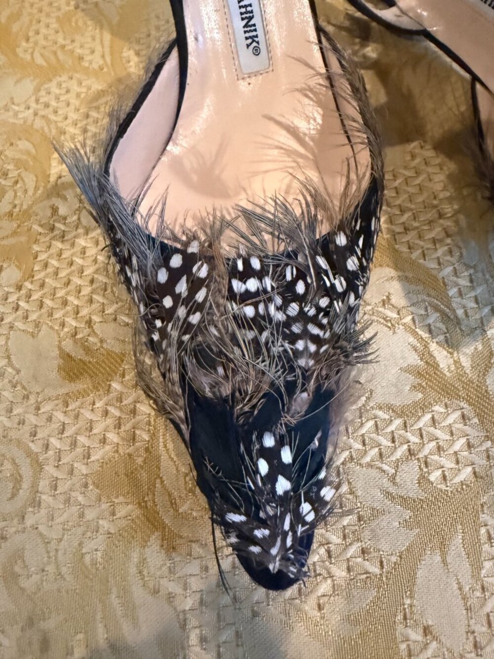 Rare Manolo Blahnik Feather Slingbacks made exclusively for Neiman Marcus 2008 - Picture 4 of 11